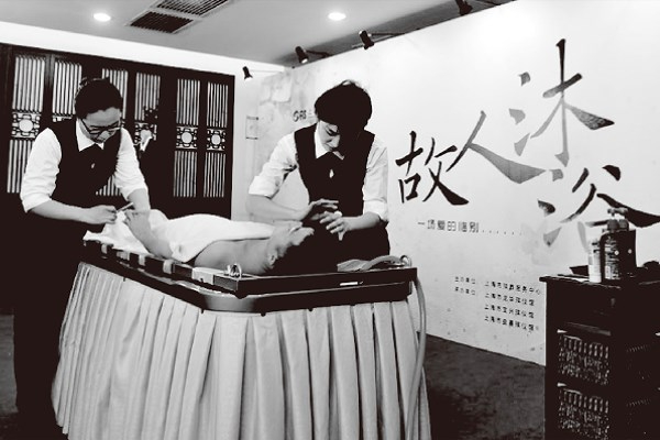 遗体火化完毕后，就能立刻挑拣骨灰吗（遗体火化时间）